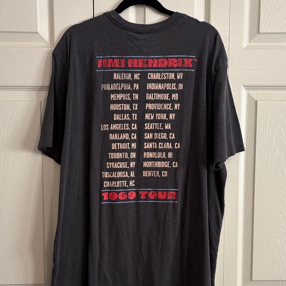 Jimi Hendrix Tour Men’s Black Graphic Band Tshirt short sleeve size XXL - Picture 3 of 7